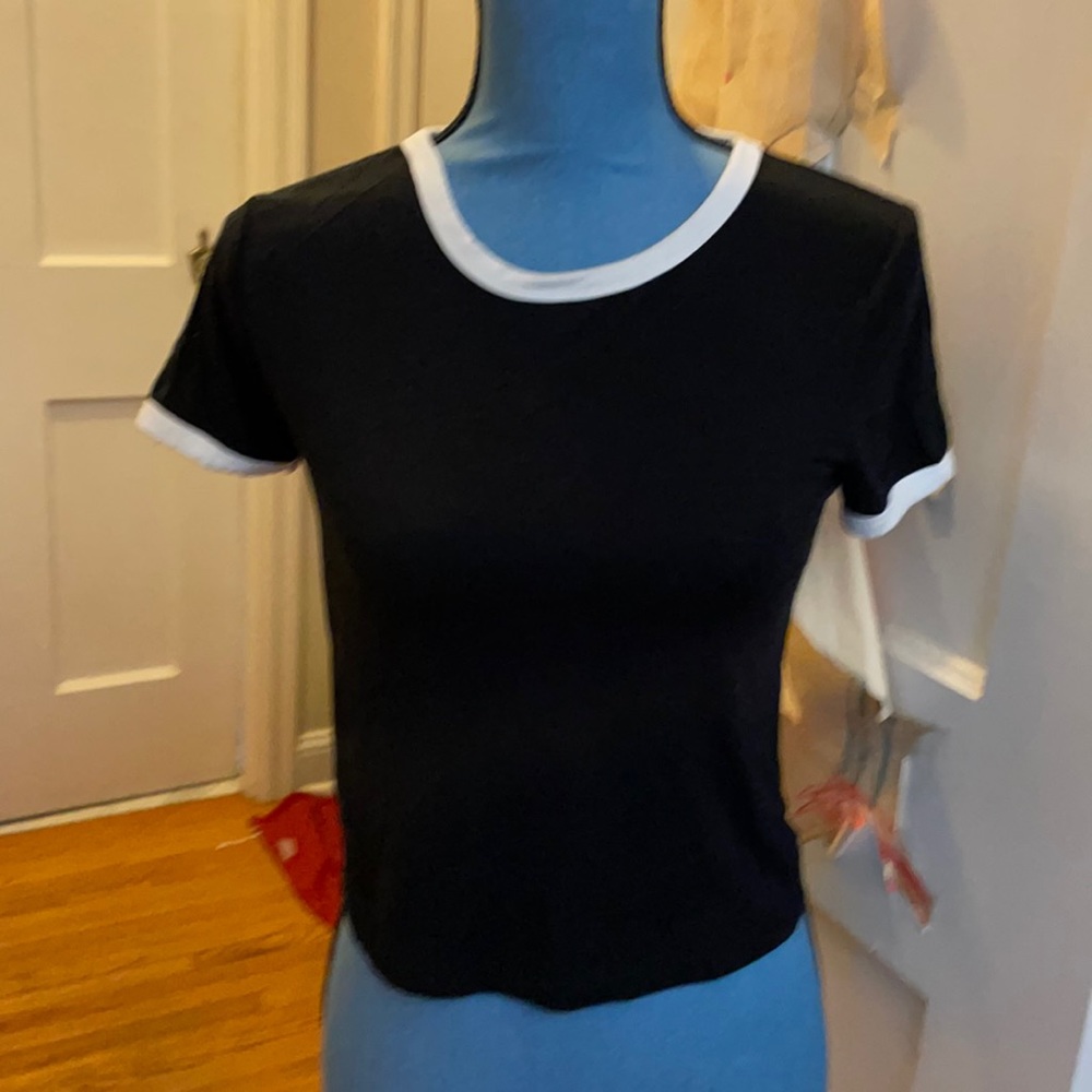 Cute black crop T-shirt